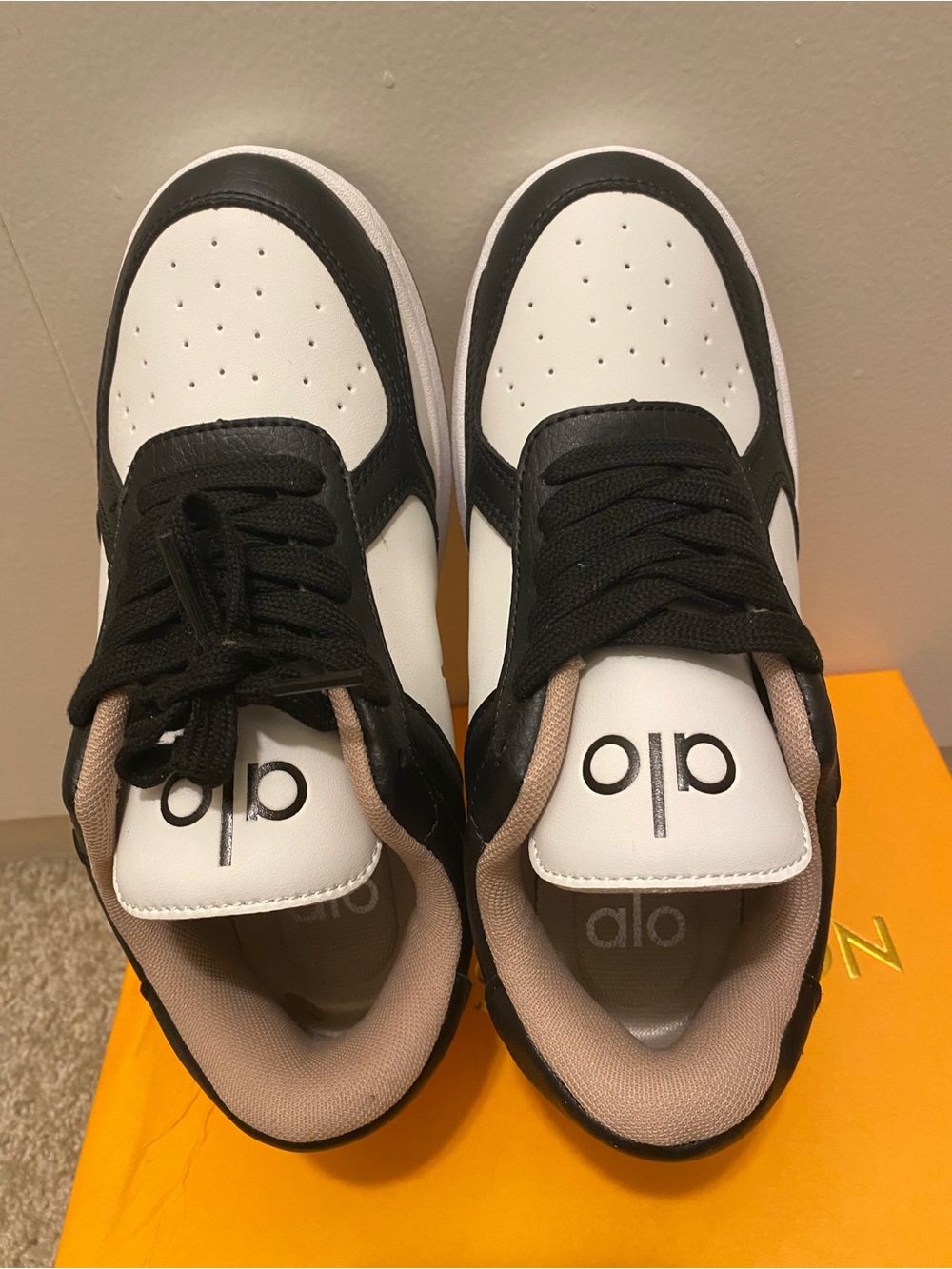 ALO Yoga Black, White and Beige Low-Top Sneakers